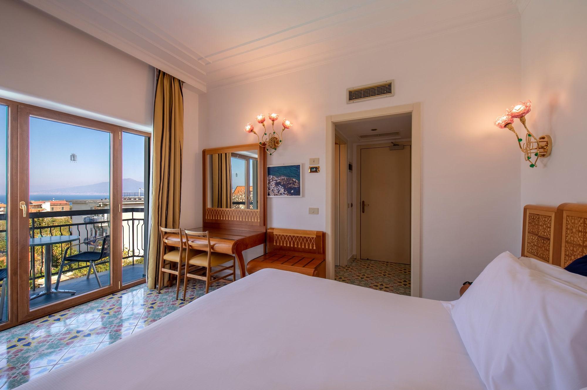 Grand Hotel Flora ซอร์เรนโต ภายนอก รูปภาพ