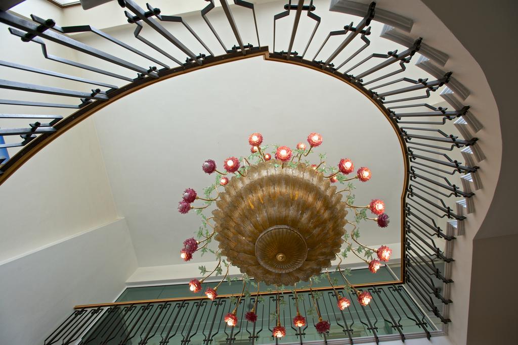 Grand Hotel Flora ซอร์เรนโต ภายนอก รูปภาพ