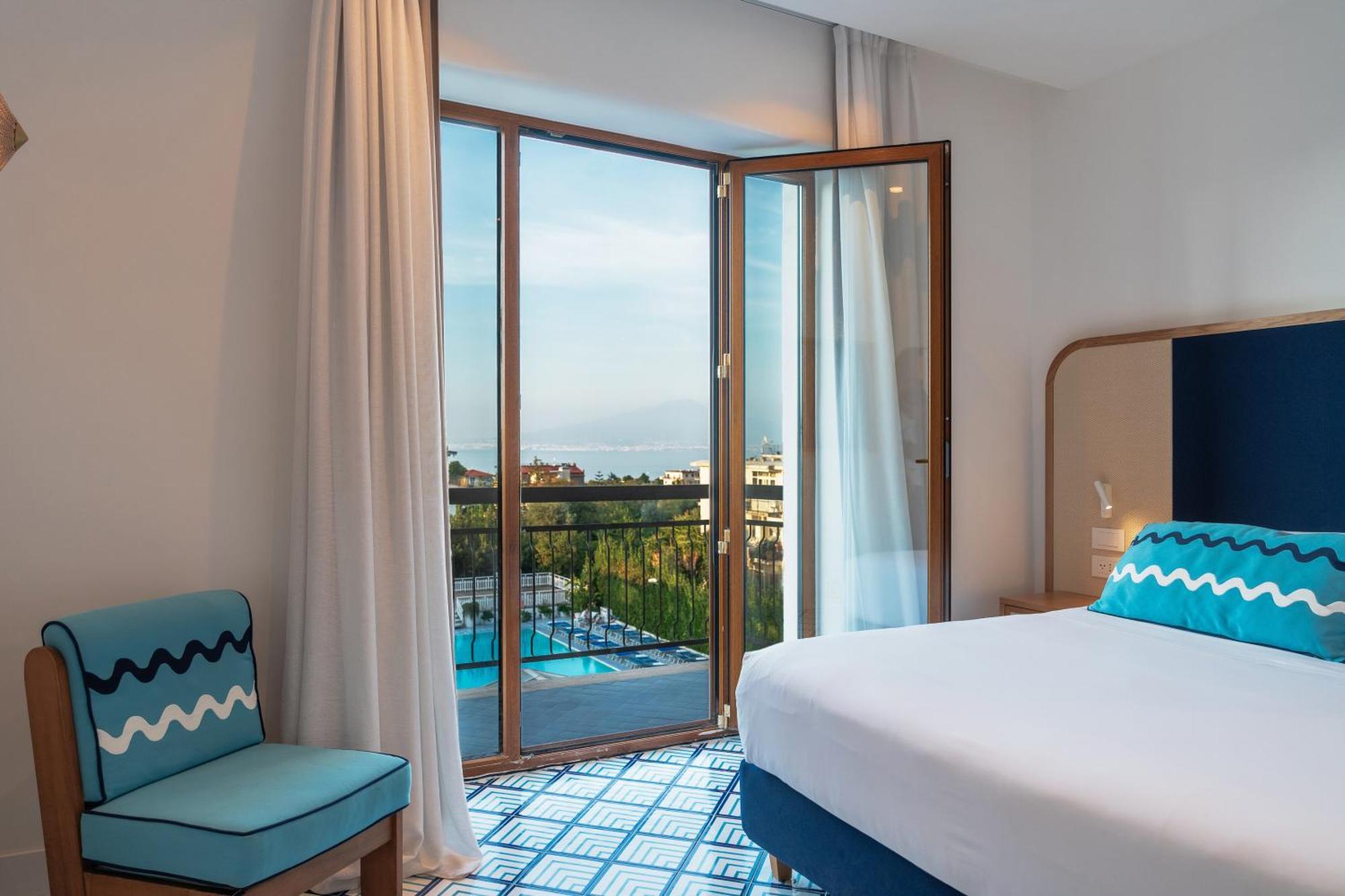 Grand Hotel Flora ซอร์เรนโต ภายนอก รูปภาพ